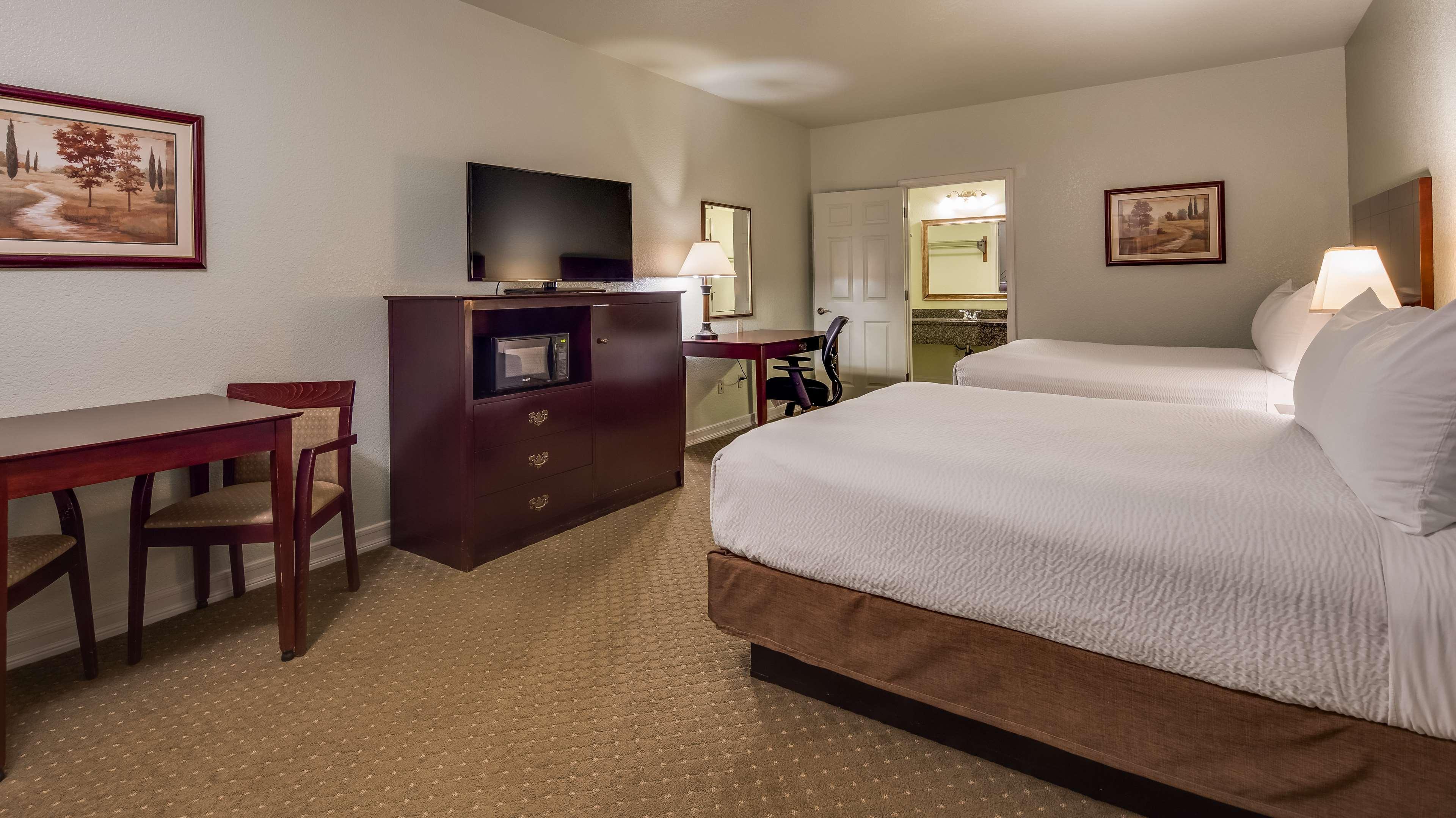 Western Bayshore 3*