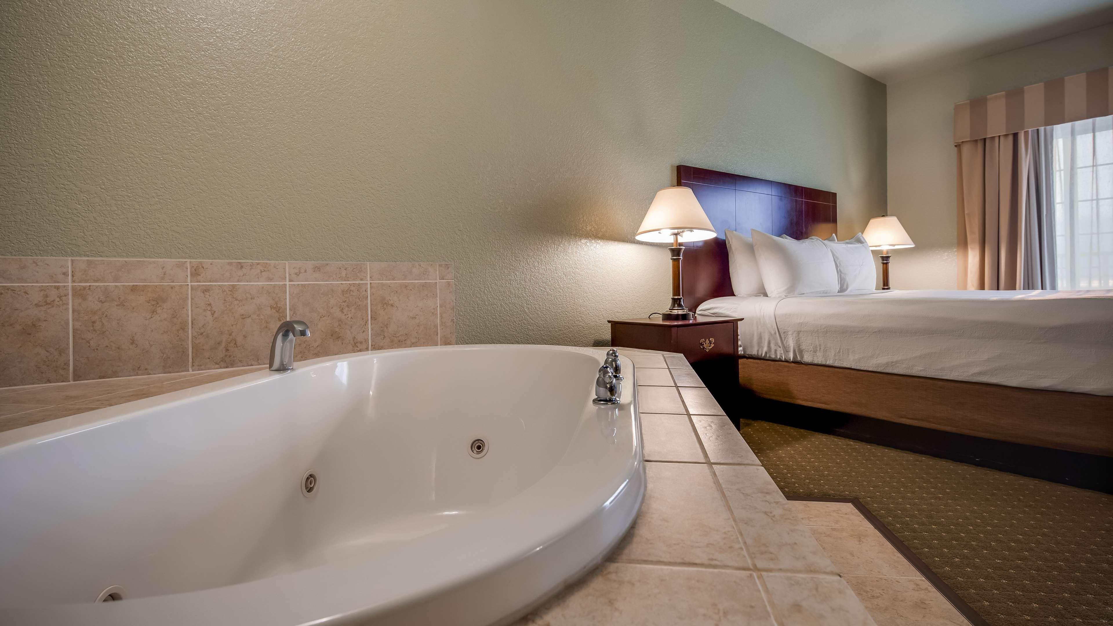 Western Bayshore 3*