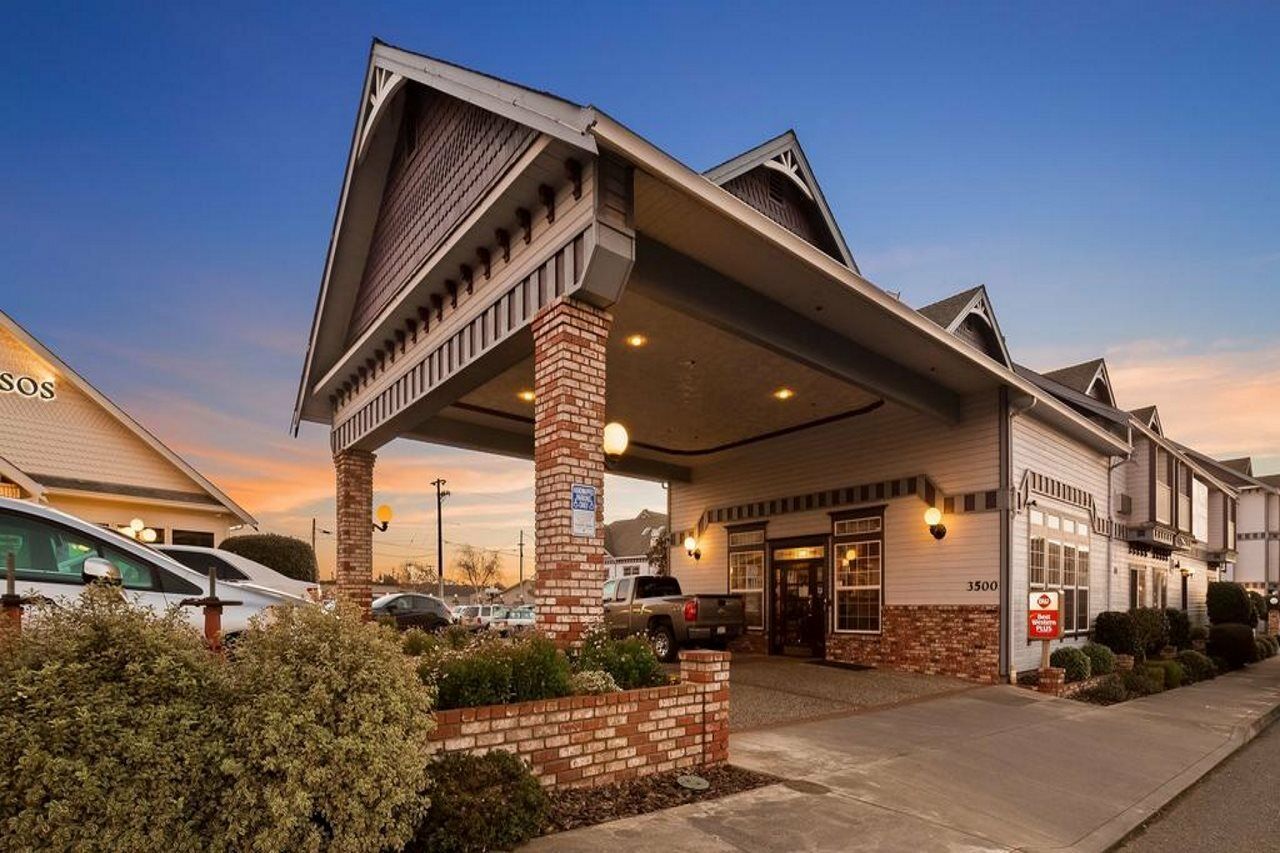 Western Bayshore 3*
